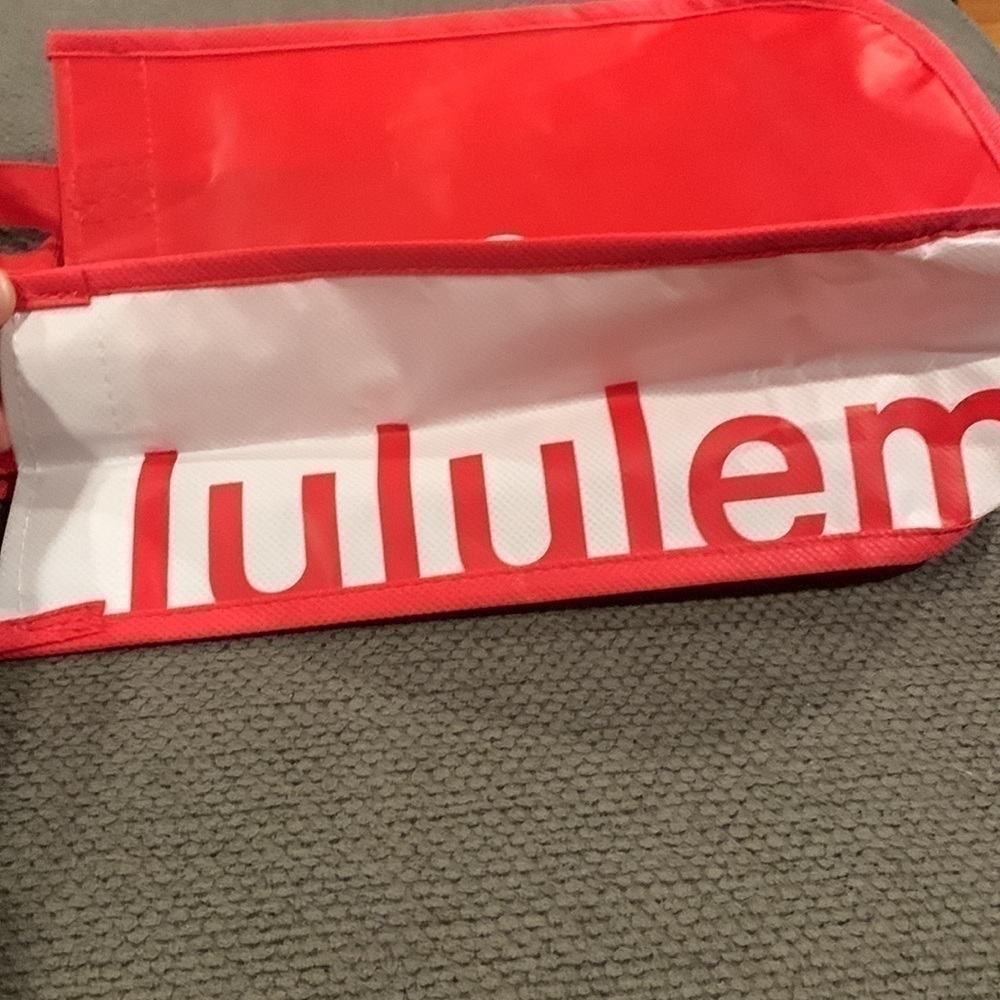 LuLuLemon Snap Red & White Reusable Bag - Picture 6 of 11
